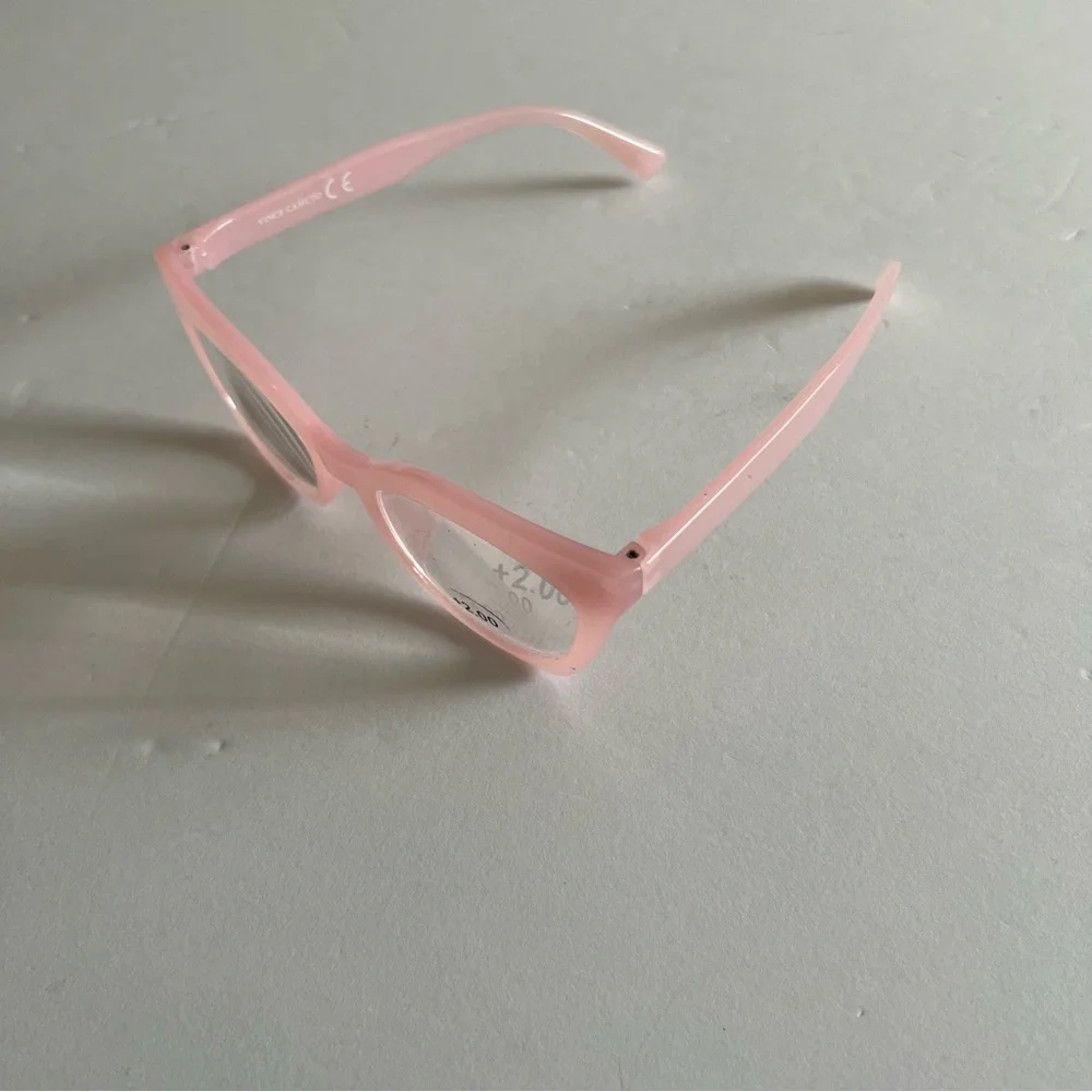 VINCE CAMUTO READING GLASSES PINK +2.00 NEW